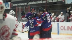 «Сахалинские Акулы» дома дважды обыграли московский «Спартак»