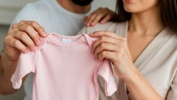 Сахалинские семьи с детьми до 6 месяцев могут получить до 30 тысяч на товары для новорожденных