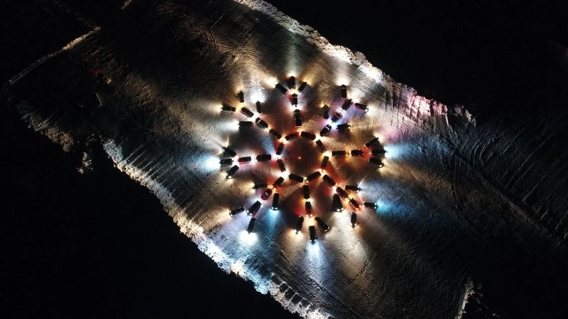 Сахалинские автомобилисты готовят новогодний флешмоб