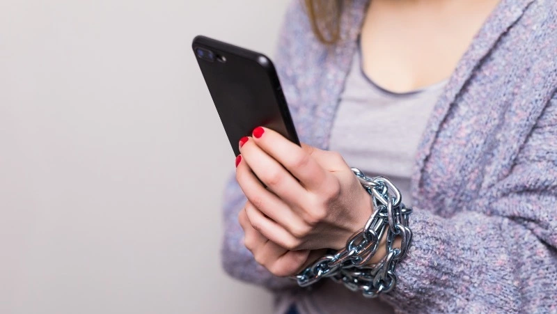 Мошенники начали требовать от россиян подать налоговую декларацию