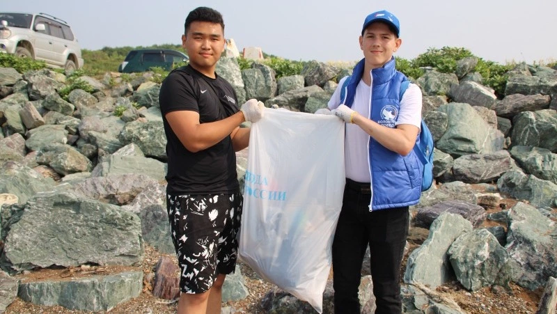 Побережье в Корсаковском районе очистили от мусора