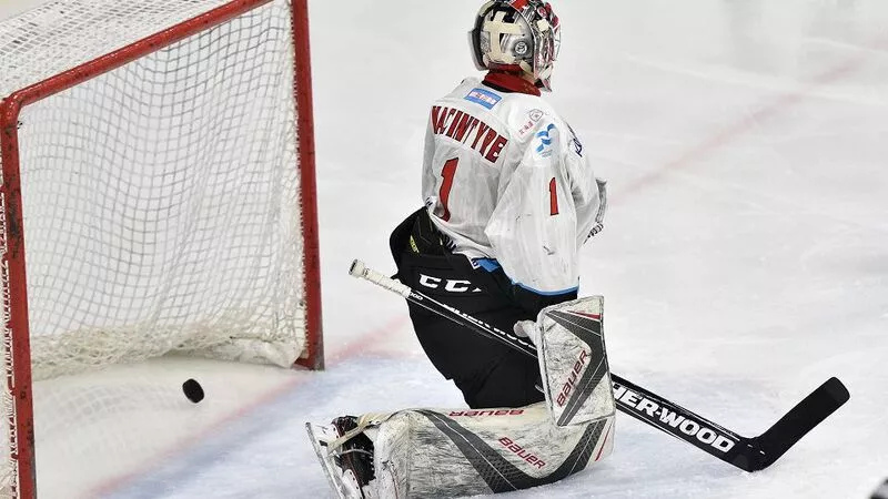 Сахалинские хоккеисты к удивлению болельщиков уступили японцам