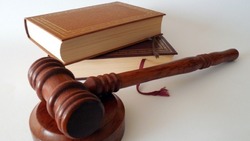 Суд лишил отца права на выплаты после гибели сына в зоне СВО из-за отказа от участия в его воспитани