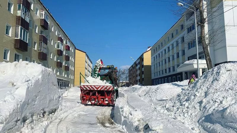 В сахалинском городе мэр сначала обругал, а потом дал денег управляющим компаниям