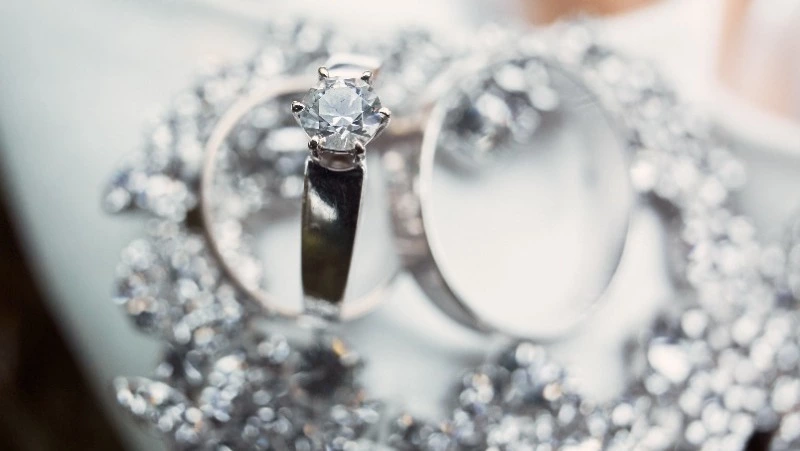 Жители Сахалина потратили больше 700 млн рублей на украшения в 2023 году