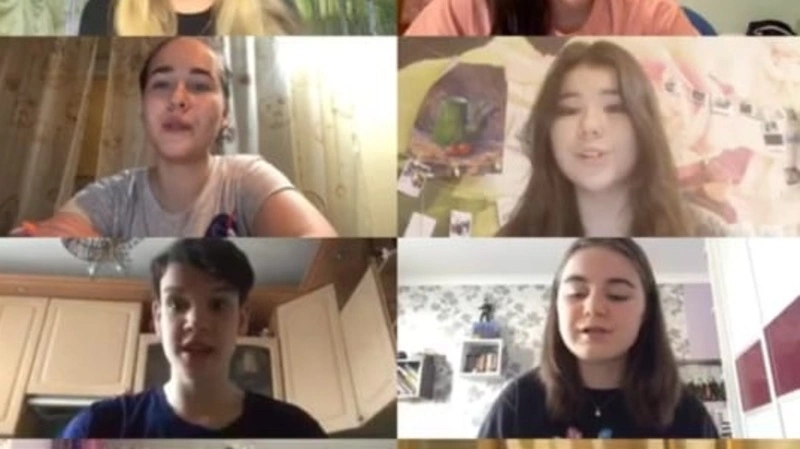Сахалинские школьники на самоизоляции празднуют дни рождения в режиме онлайн