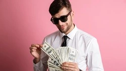 Больше 70% россиян открыто сообщили супругам свой уровень дохода — Superjob