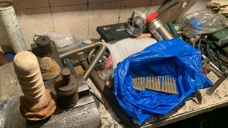 Арсенал времен Второй мировой войны нашли в гараже жителя Курил — за это он ответит в суде