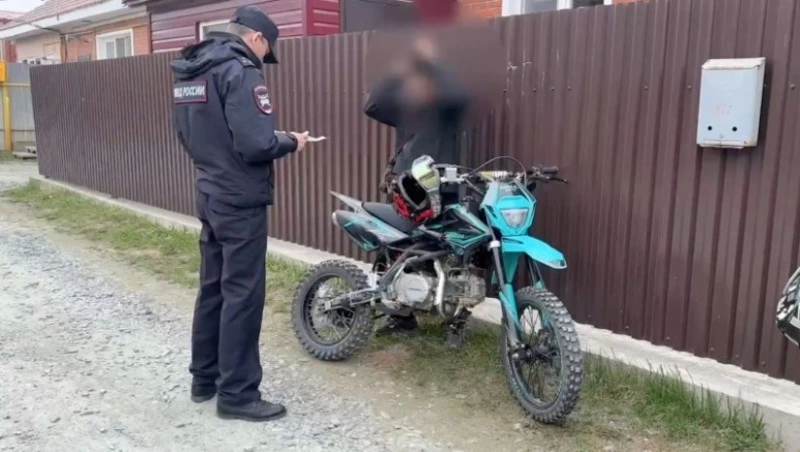 Трех несовершеннолетних мотоциклистов поймали автоинспекторы Сахалинской области 