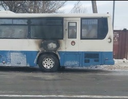Пассажирский автобус загорелся в Южно-Сахалинске