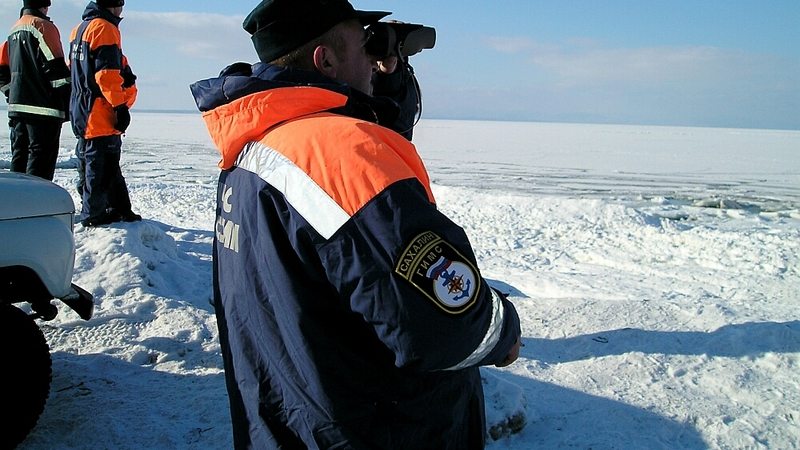Троих пропавших сахалинцев ищут спасатели