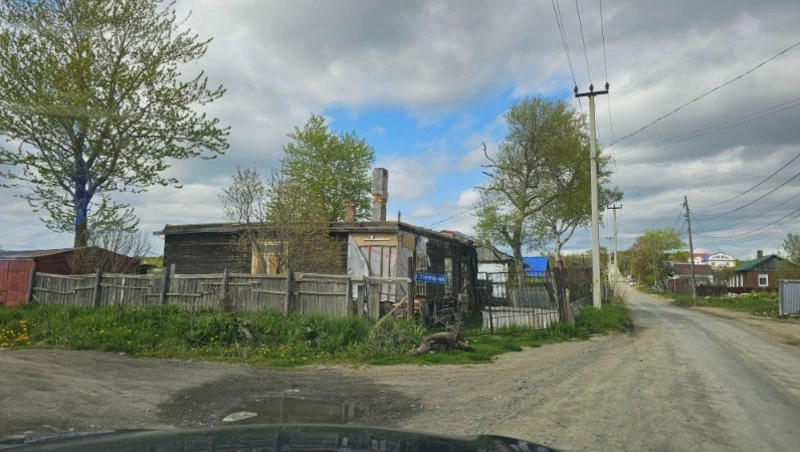 Аварийные пристанища бомжей в Корсакове снесут до конца июня