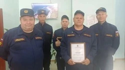 Участнику ликвидации последствий наводнений в Невельском районе вручили Почетную грамоту