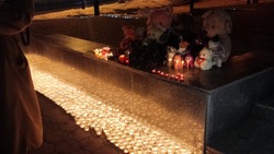 Жители Южно-Сахалинска зажгли свечи в память о жертвах взрыва газа в Тымовском