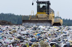 Губернатор отругал чиновников за медленный запуск сортировки мусора на Сахалине