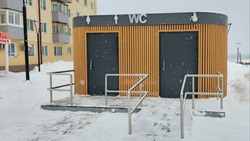 Вандалы снова атаковали туалет на площади Мира в Холмске