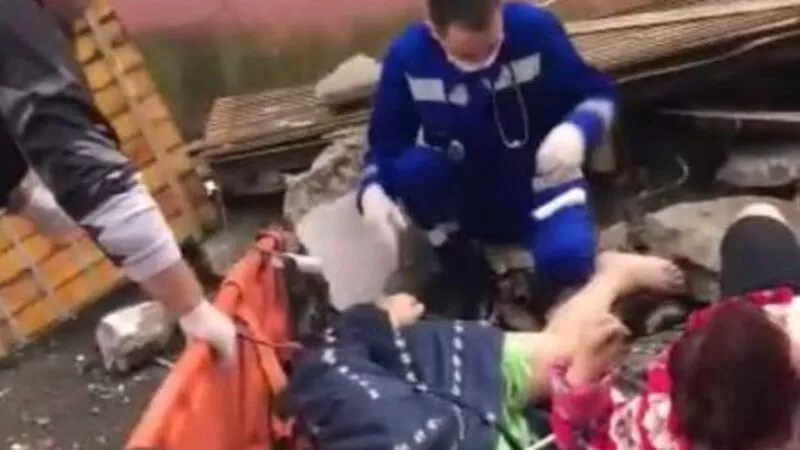 Слух о смерти сахалинки после обрушения балкона в Корсакове не подтвердился