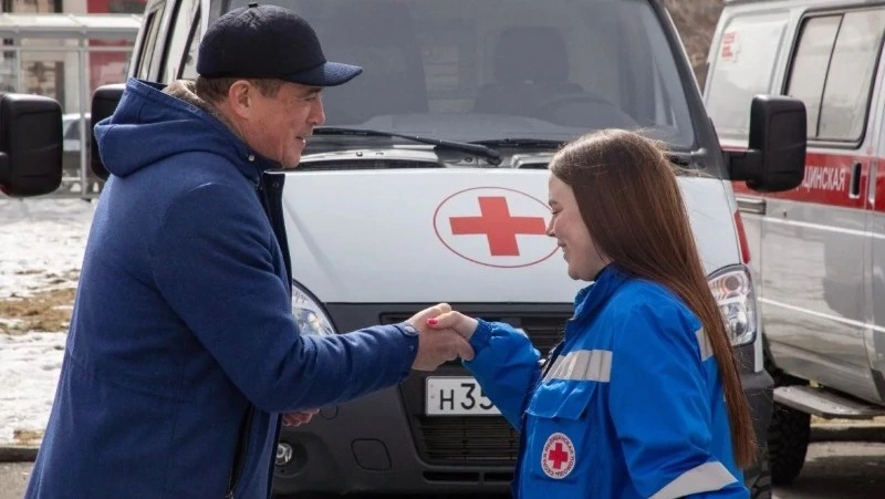 Валерий Лимаренко поздравил работников скорой помощи с профессиональным праздником 