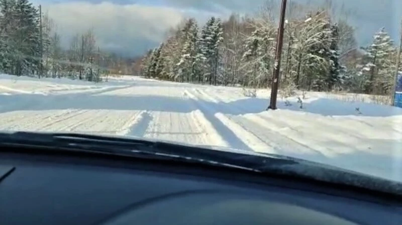 Северные и центральные районы Сахалинской области завалило снегом