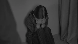 Трое подростков с Алтая дважды изнасиловали 12-летнюю девочку за полгода