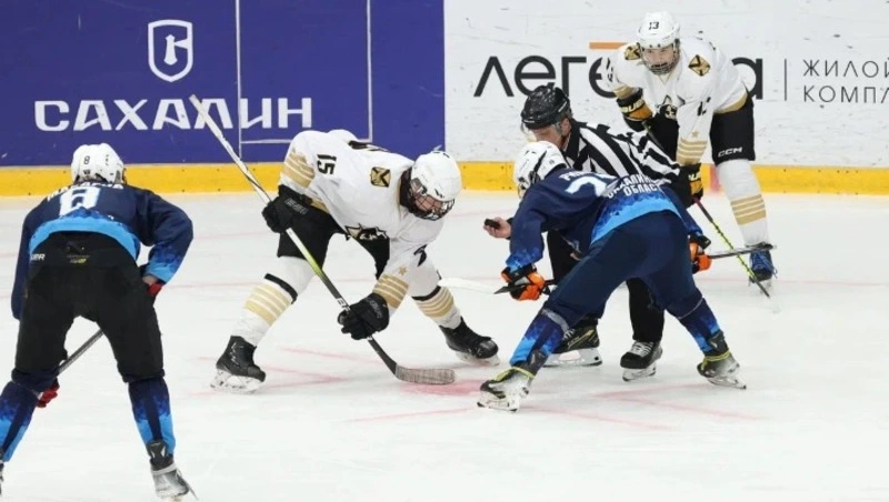 Второй этап первенства ДФО по хоккею среди юношей провели в Южно-Сахалинске