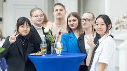 Более 80 школьников Южно-Сахалинска готовятся к поступлению в медицинские вузы