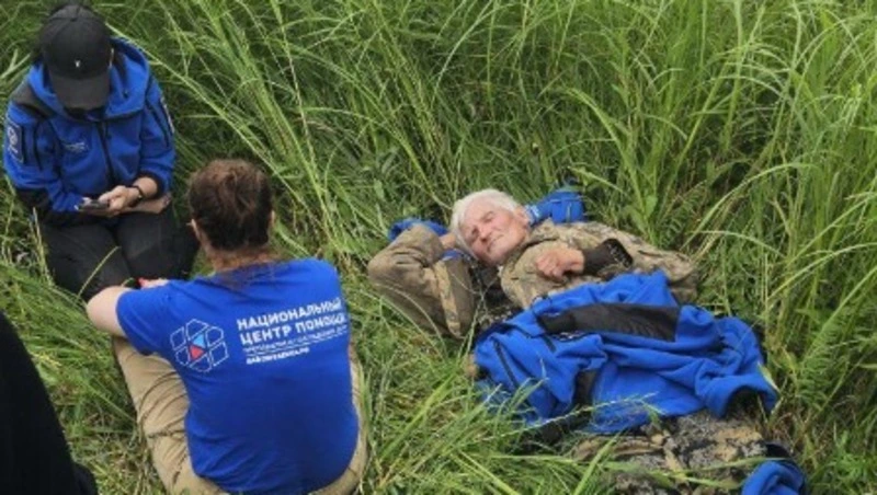 На Сахалине поисковики нашли пропавшего пять дней назад обессиленного 75-летнего пенсионера