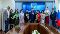 Мэр Южно-Сахалинска встретился с активистками в преддверии 8 Марта