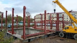 Каркас новой водонасосной станции монтируют в Смирныховском районе