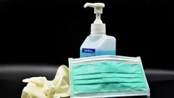 Россиянам объяснили, как правильно использовать антисептик