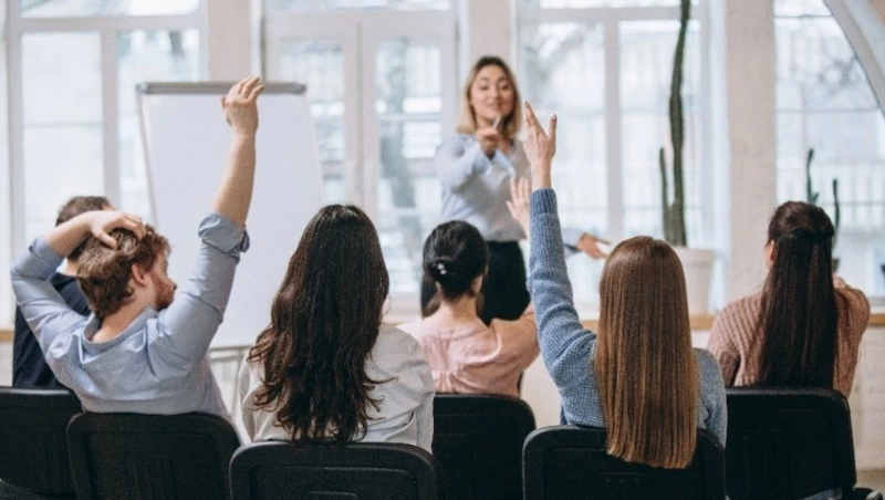 Более половины россиян выступили за возврат распределения в вузах