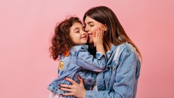 На Сахалине создадут условия, чтобы женщины могли совмещать работу или творчество с материнством