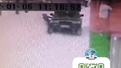 Ребенок пострадал под колесами внедорожника во дворе дома в Охе