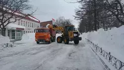 Спецтехника для расчистки снега прибудет в Охинский район 12 апреля 