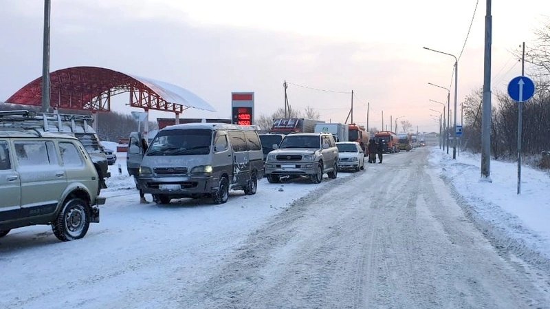 Часть дорог на Сахалине после метели открыли