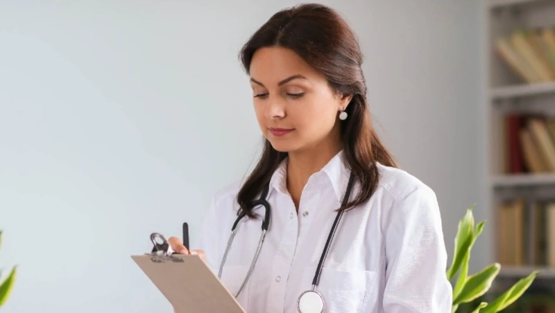 День медсестры 2023: дата, история и традиции праздника