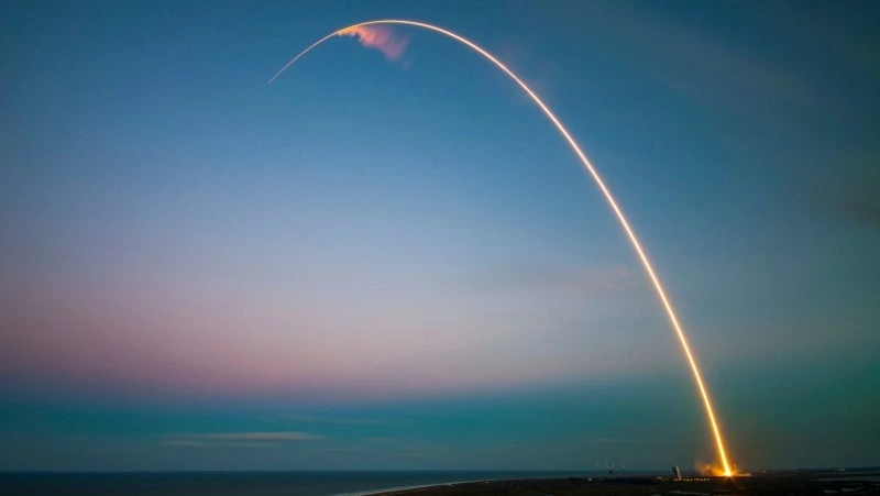 Военные службы КНДР запустили две ракеты в сторону Японского моря