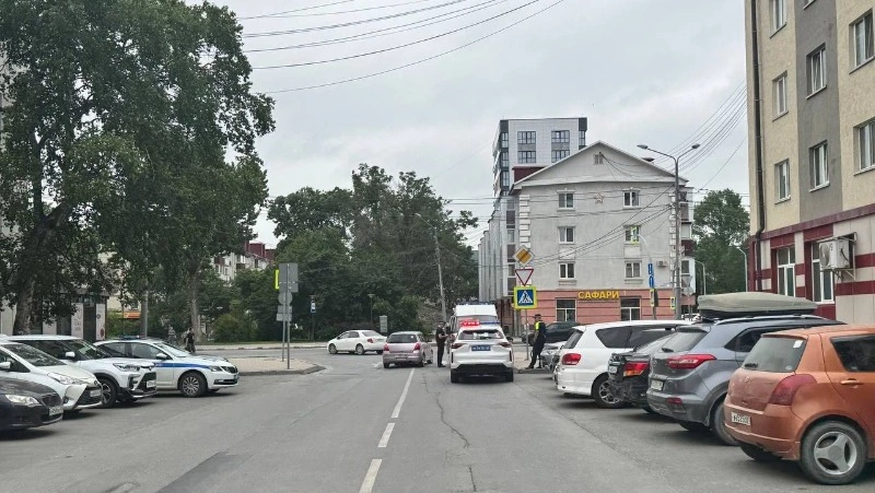 В Южно-Сахалинске сбили мальчика на велосипеде: приехала скорая помощь