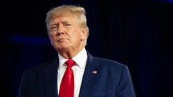 Трамп пообещал отложить введение запрета на TikTok