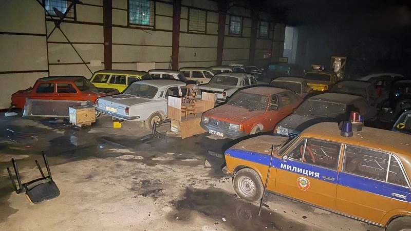 Более 50 единиц техники спасли при пожаре на складе в Корсакове