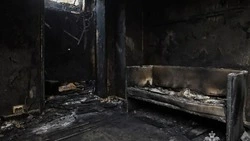 Жителя Анивы через суд наказали за привычку курить в постели