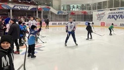 Около 350 человек приняли участие в массовых катаниях с «Сахалинскими акулами»