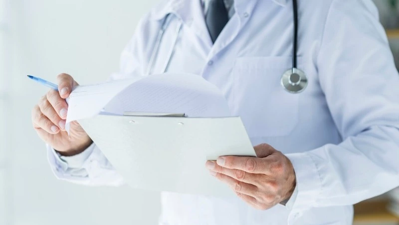 У сахалинского медучреждения высудили 244 тысячи рублей за больничные с ошибками