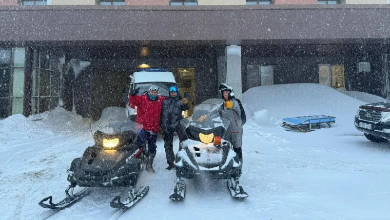 Сотрудники «Горного воздуха» помогли скорой помощи добраться в метель до пациентов