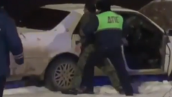 «Пришлось применить силу»: полицейские с погоней задержали пьяного водителя в Южно-Сахалинске