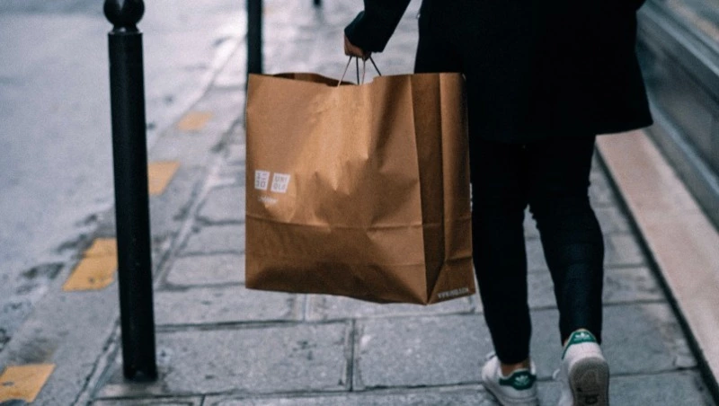 Японский бренд Uniqlo передумал и решил уйти из России