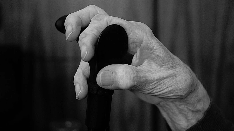 Пожилую женщину нашли мертвой на одной из улиц Поронайска