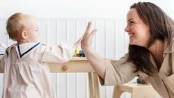 На Сахалине няням платят почти вдвое больше, чем в Приморье