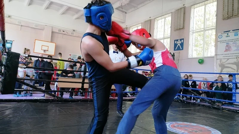 Салют, сават! Знатоки французского бокса встретились на сахалинском турнире
