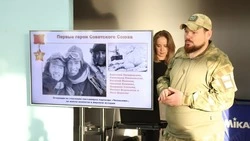 На Сахалине прошел урок мужества от центра «Воин» для детей из спортивной школы «Кристалл»